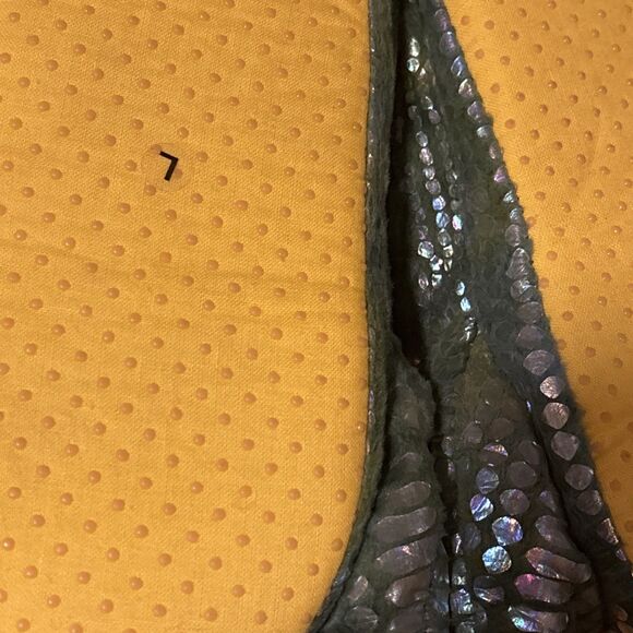 New Boys DINOSAUR Slippers Size Large Comfy Lounge Soft  Size 2-3 - Picture 7 of 7